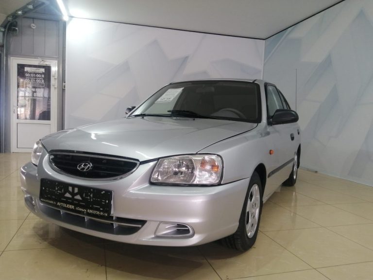 Hyundai Accent, 2001