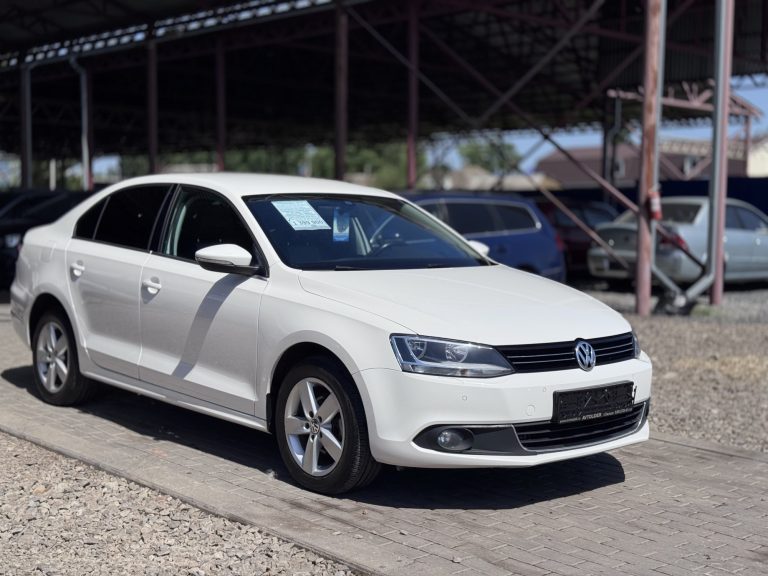 Volkswagen Jetta, 2013