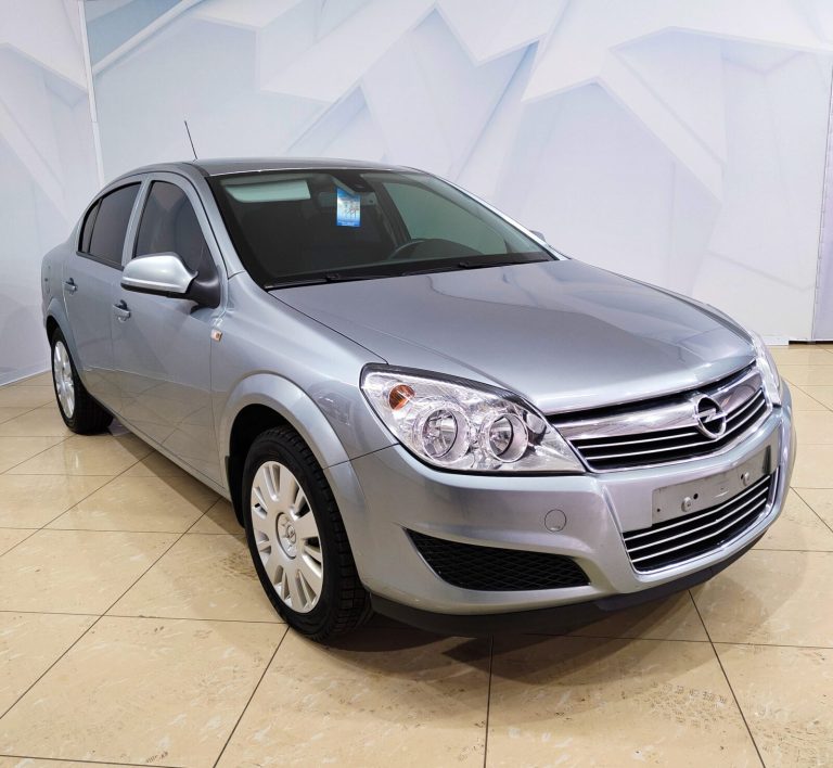 Opel Astra, 2012