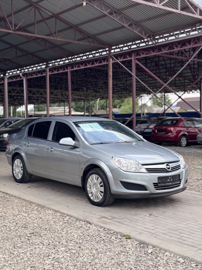 Opel Astra, 2012