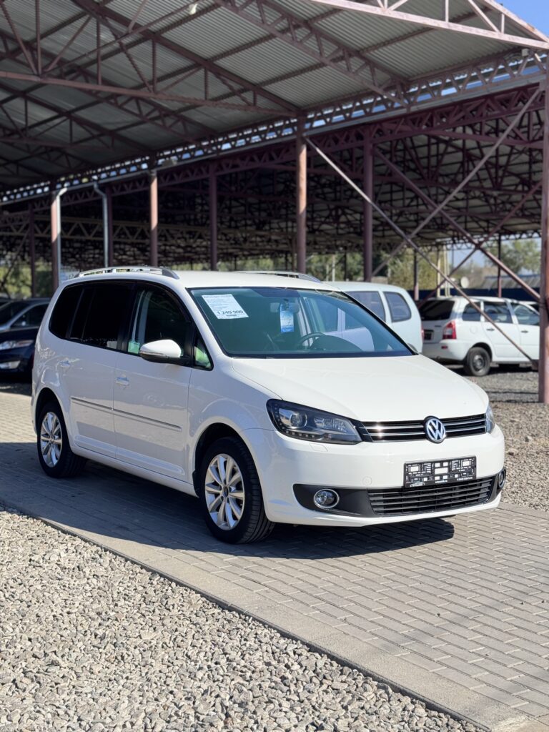 Volkswagen Touran 2012 г.