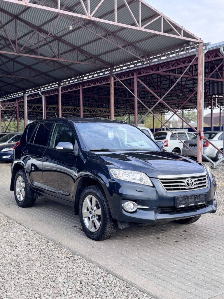 Toyota RAV4 2011 г.